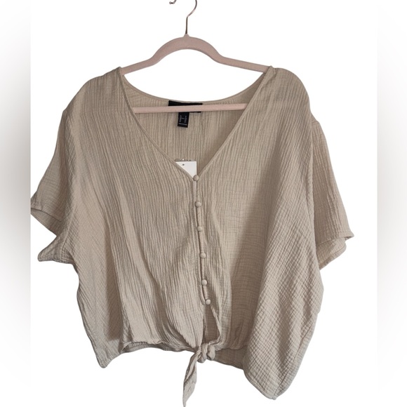 NWT- Plus Size 2X Forever 21 Woven Crop Button Up Top Ash Brown - Picture 1 of 8